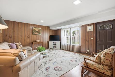 1308 East Thayer Street Mount Prospect IL 60056