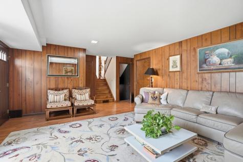 1308 East Thayer Street Mount Prospect IL 60056