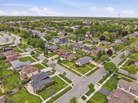 1308 East Thayer Street Mount Prospect IL 60056