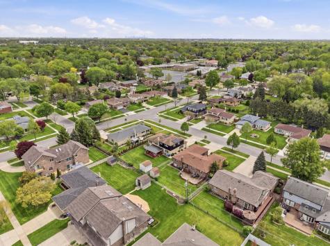 1308 East Thayer Street Mount Prospect IL 60056
