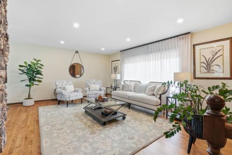 1308 East Thayer Street Mount Prospect IL 60056