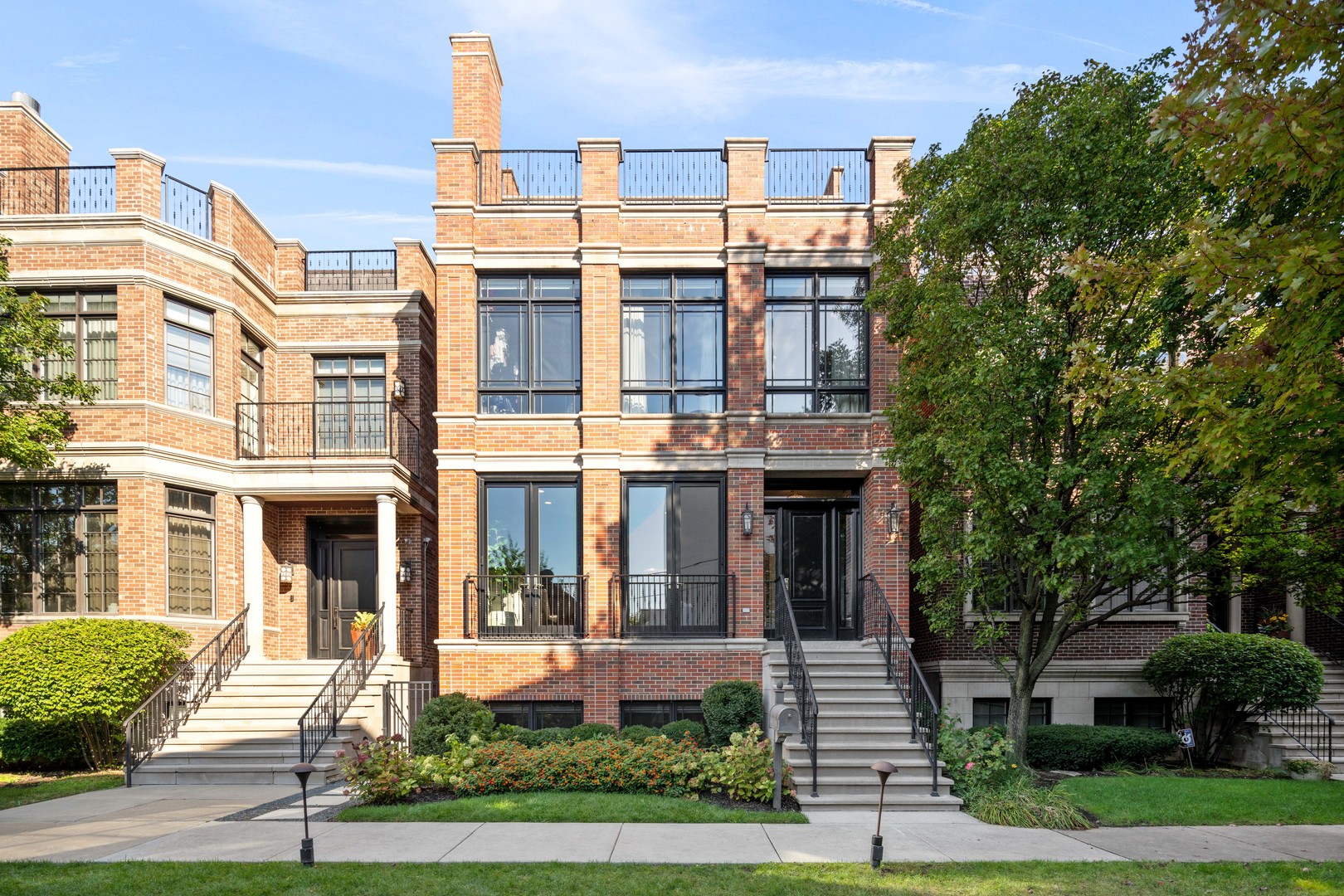 1634 West Surf Street Chicago IL 60657