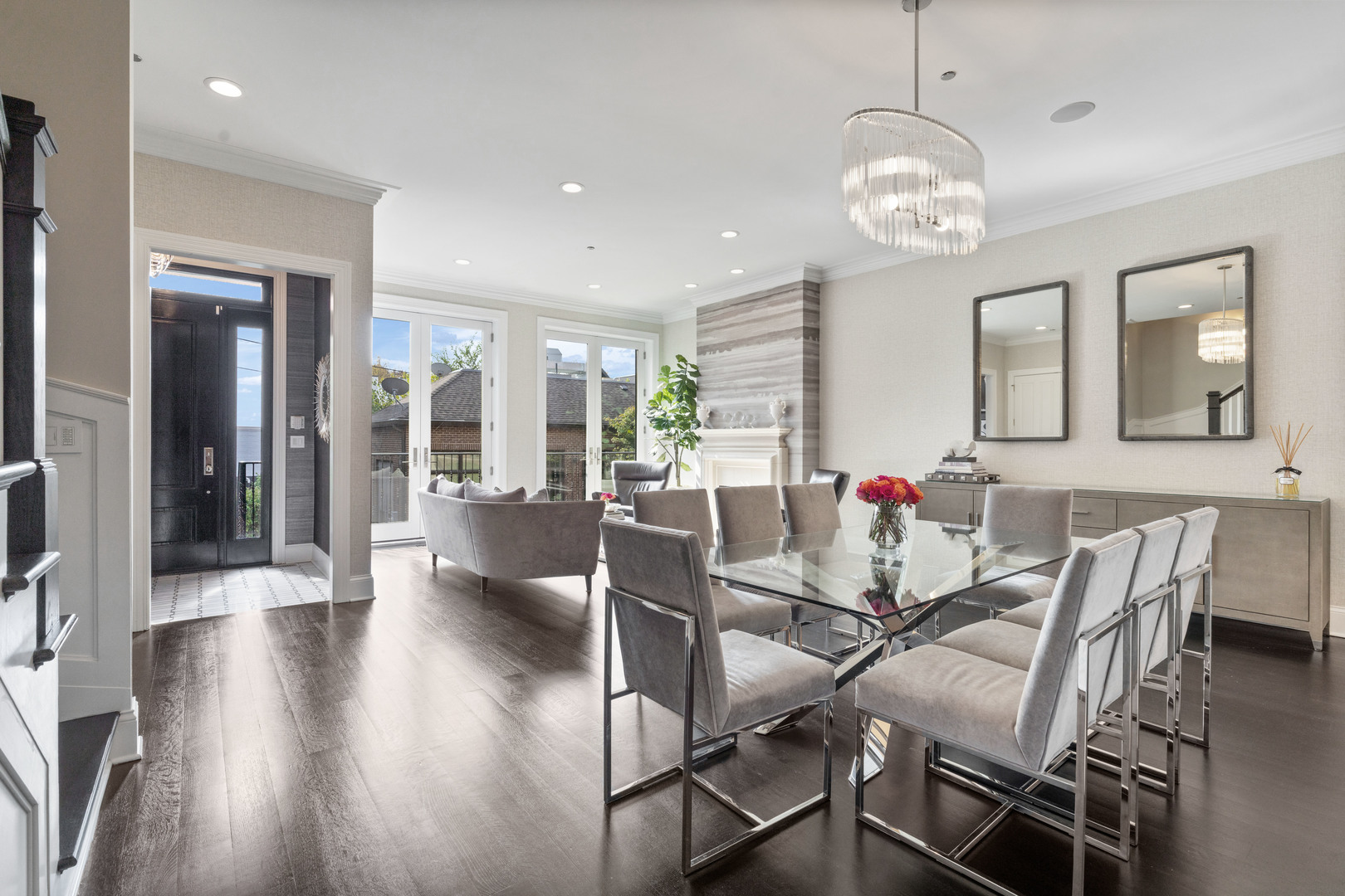 1634 West Surf Street Chicago IL 60657