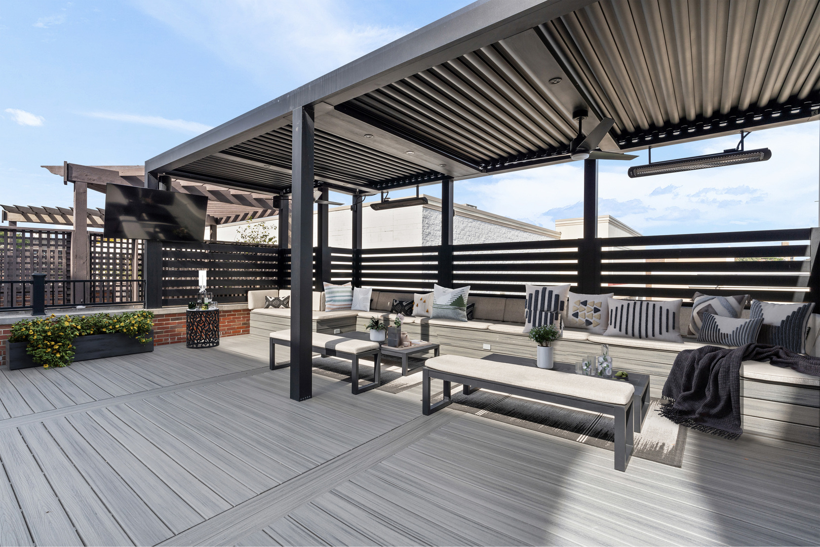 1634 West Surf Street Chicago IL 60657