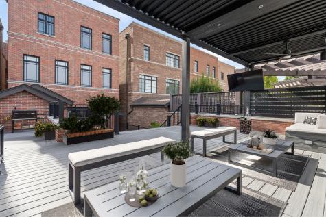 1634 West Surf Street Chicago IL 60657