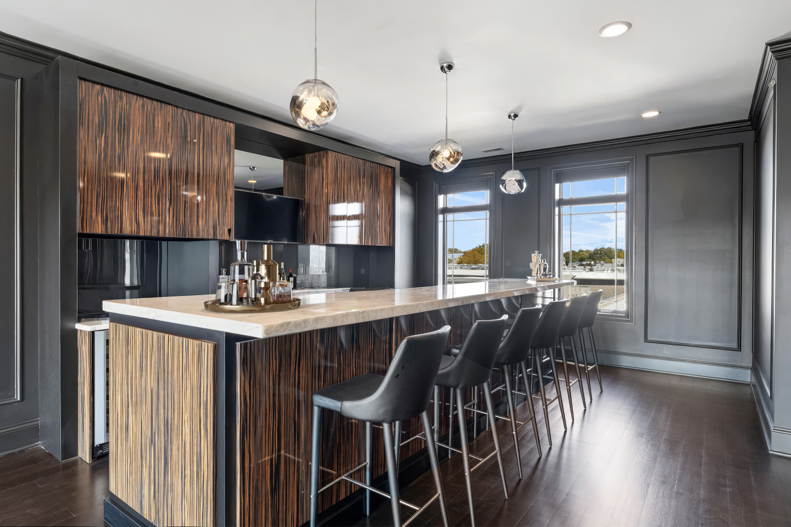 1634 West Surf Street Chicago IL 60657