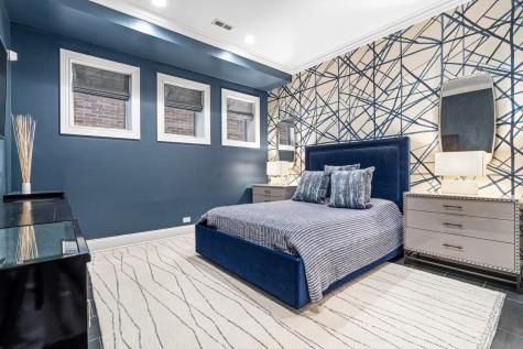 1634 West Surf Street Chicago IL 60657