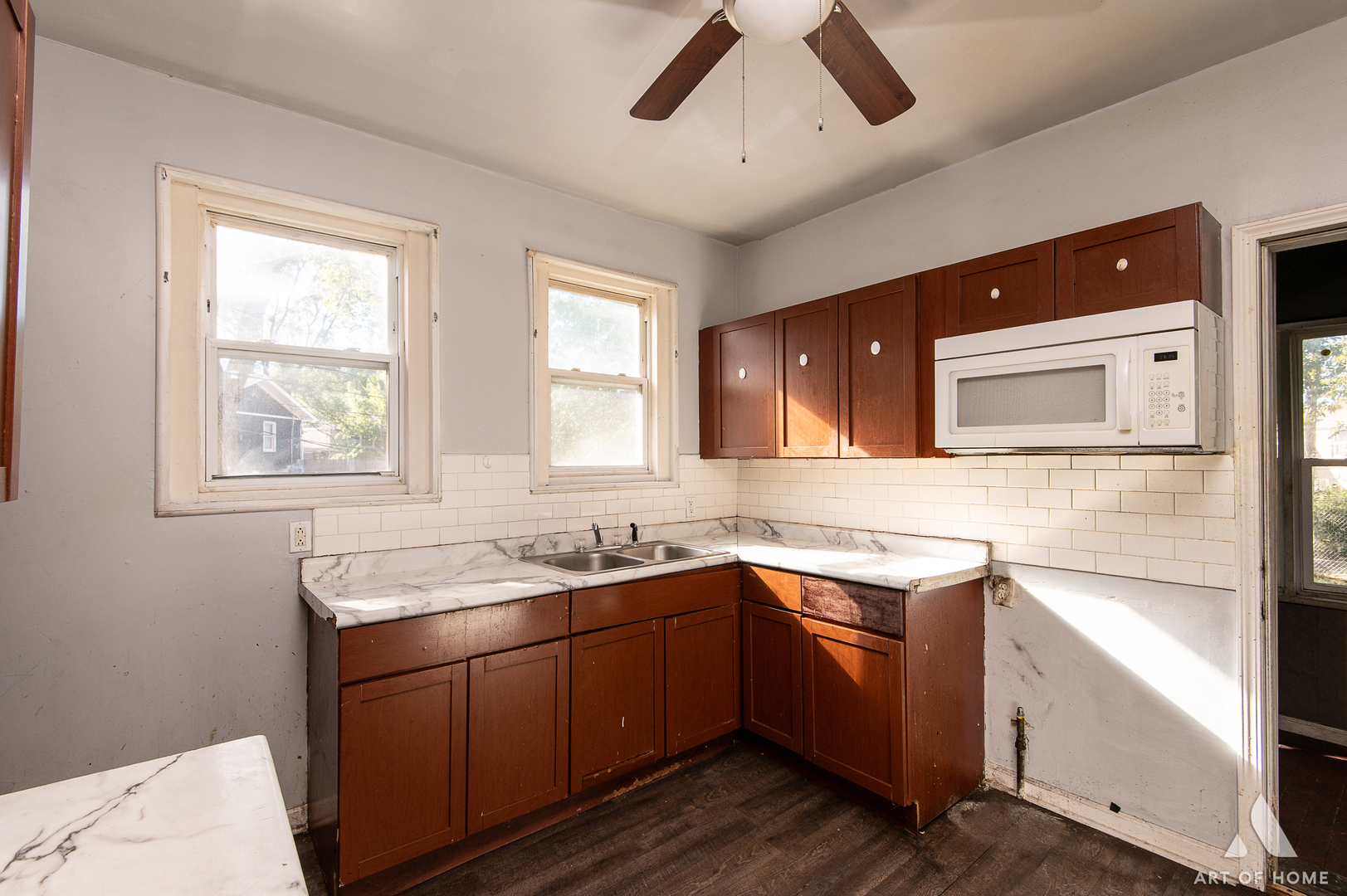 8136 South Manistee Avenue Chicago IL 60617