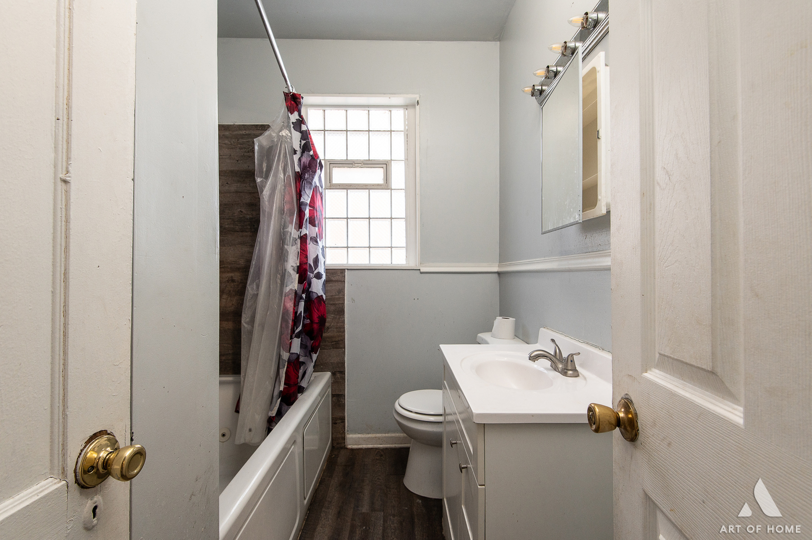 8136 South Manistee Avenue Chicago IL 60617