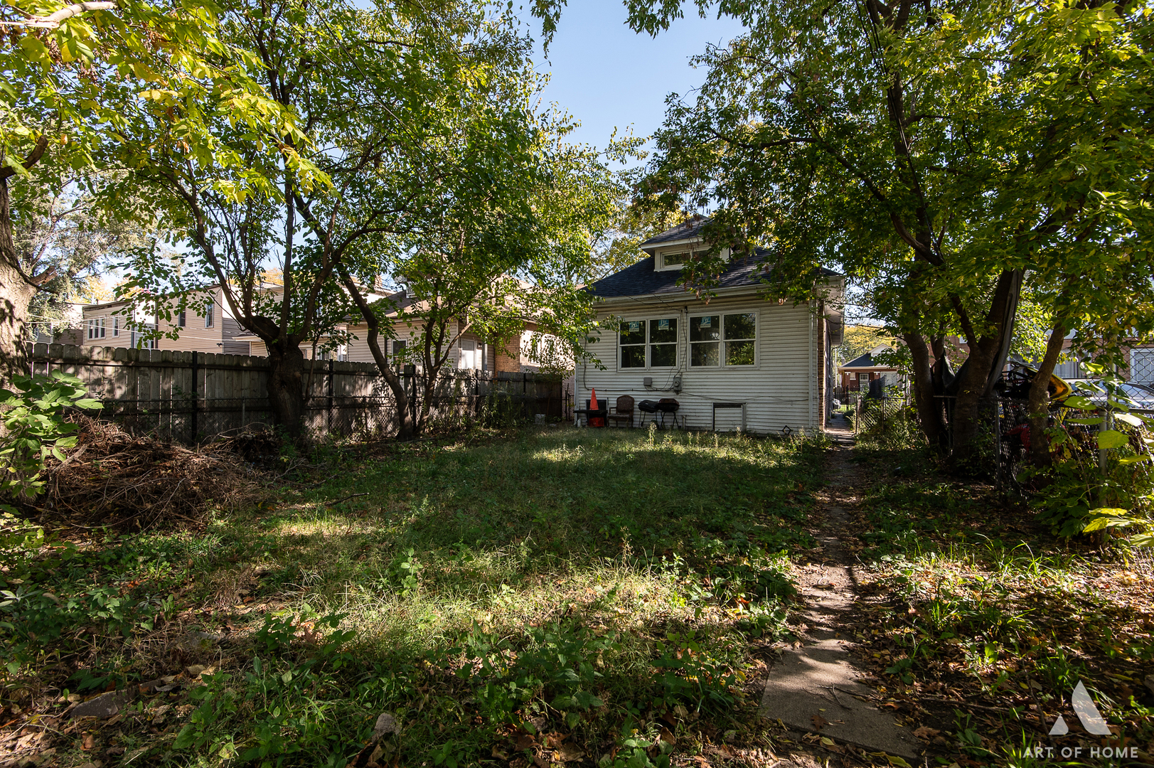 8136 South Manistee Avenue Chicago IL 60617