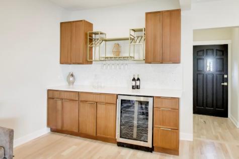 6730 West Dakin Street Chicago IL 60634