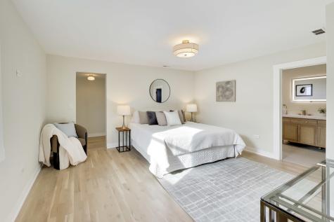 6730 West Dakin Street Chicago IL 60634