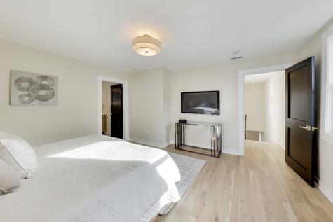 6730 West Dakin Street Chicago IL 60634