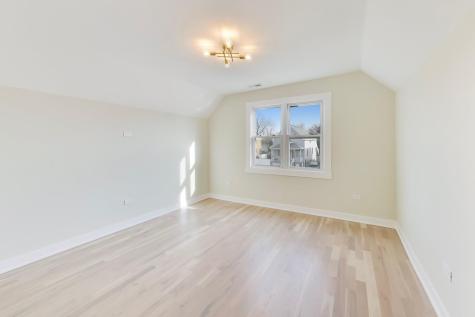 6730 West Dakin Street Chicago IL 60634