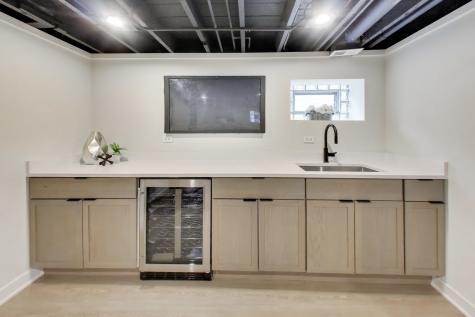 6730 West Dakin Street Chicago IL 60634