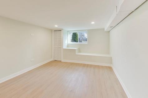 6730 West Dakin Street Chicago IL 60634