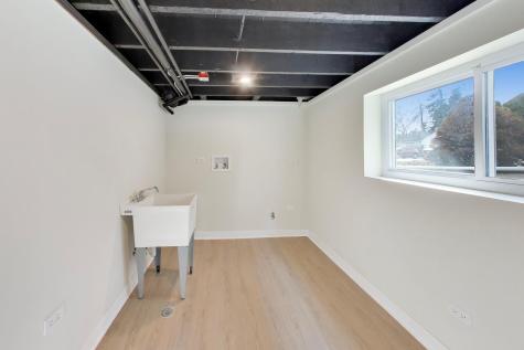6730 West Dakin Street Chicago IL 60634