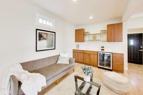 6730 West Dakin Street Chicago IL 60634
