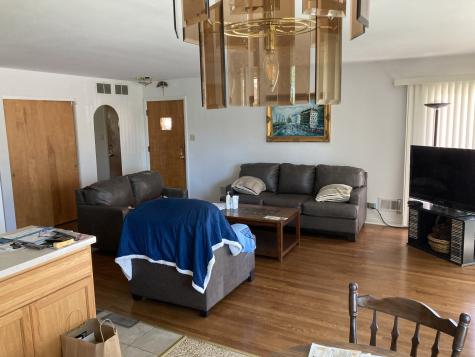 7318 West Lill Street Niles IL 60714