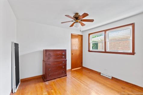 11214 South Sacramento Avenue Chicago IL 60655