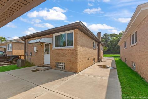 11214 South Sacramento Avenue Chicago IL 60655