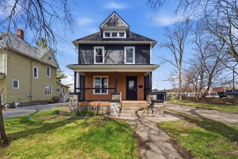 645 East Calhoun Street Woodstock IL 60098