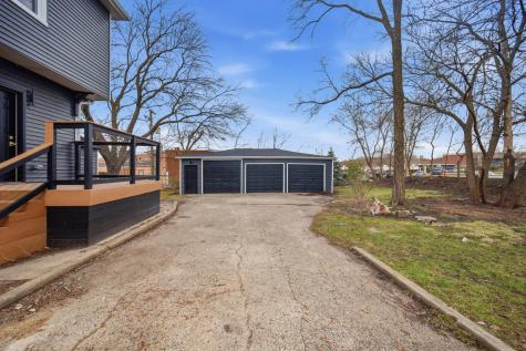 645 East Calhoun Street Woodstock IL 60098