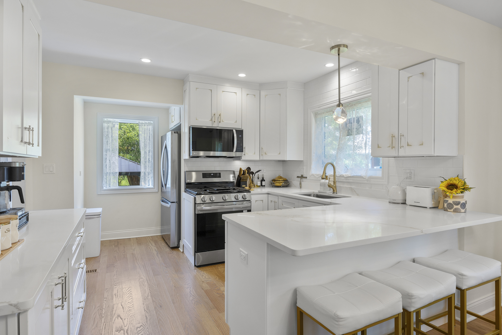 300 Geneva Road Glen Ellyn IL 60137