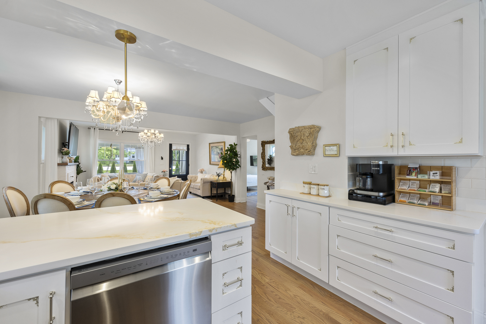 300 Geneva Road Glen Ellyn IL 60137