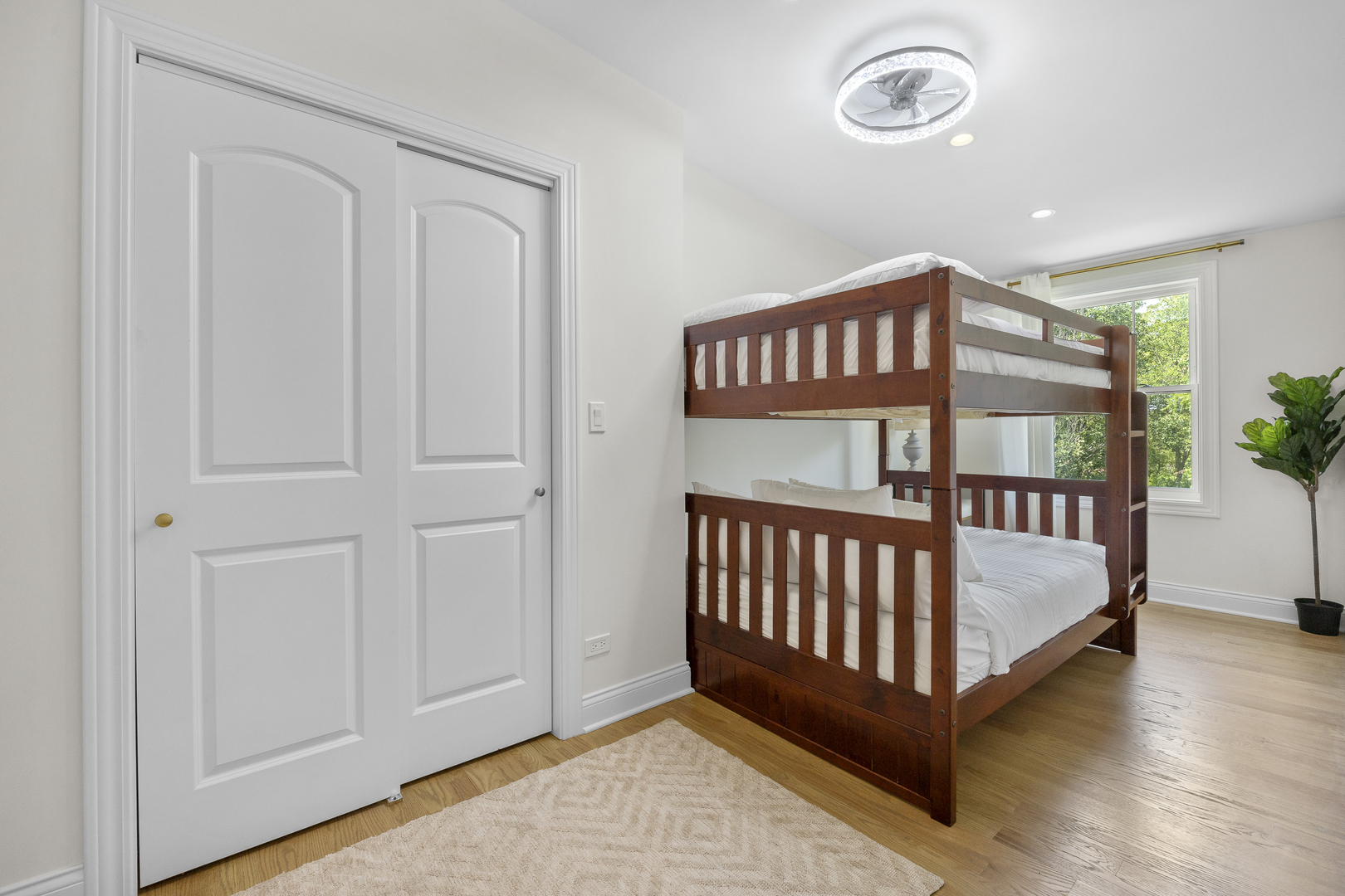 300 Geneva Road Glen Ellyn IL 60137