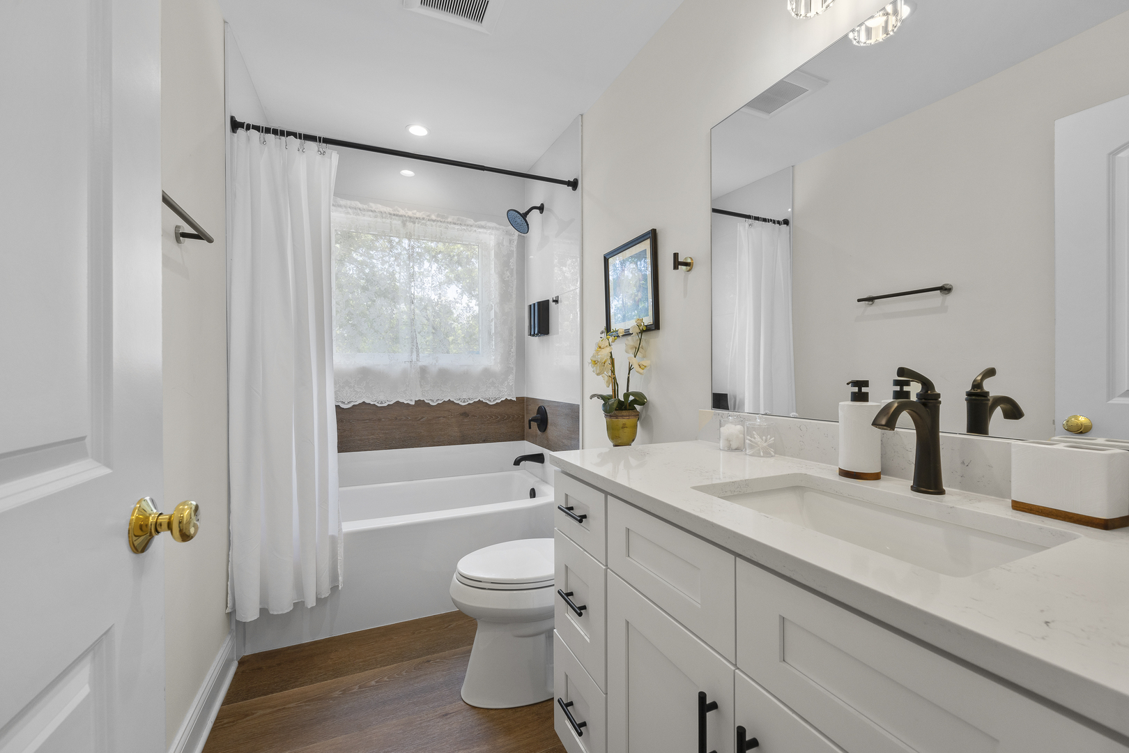 300 Geneva Road Glen Ellyn IL 60137