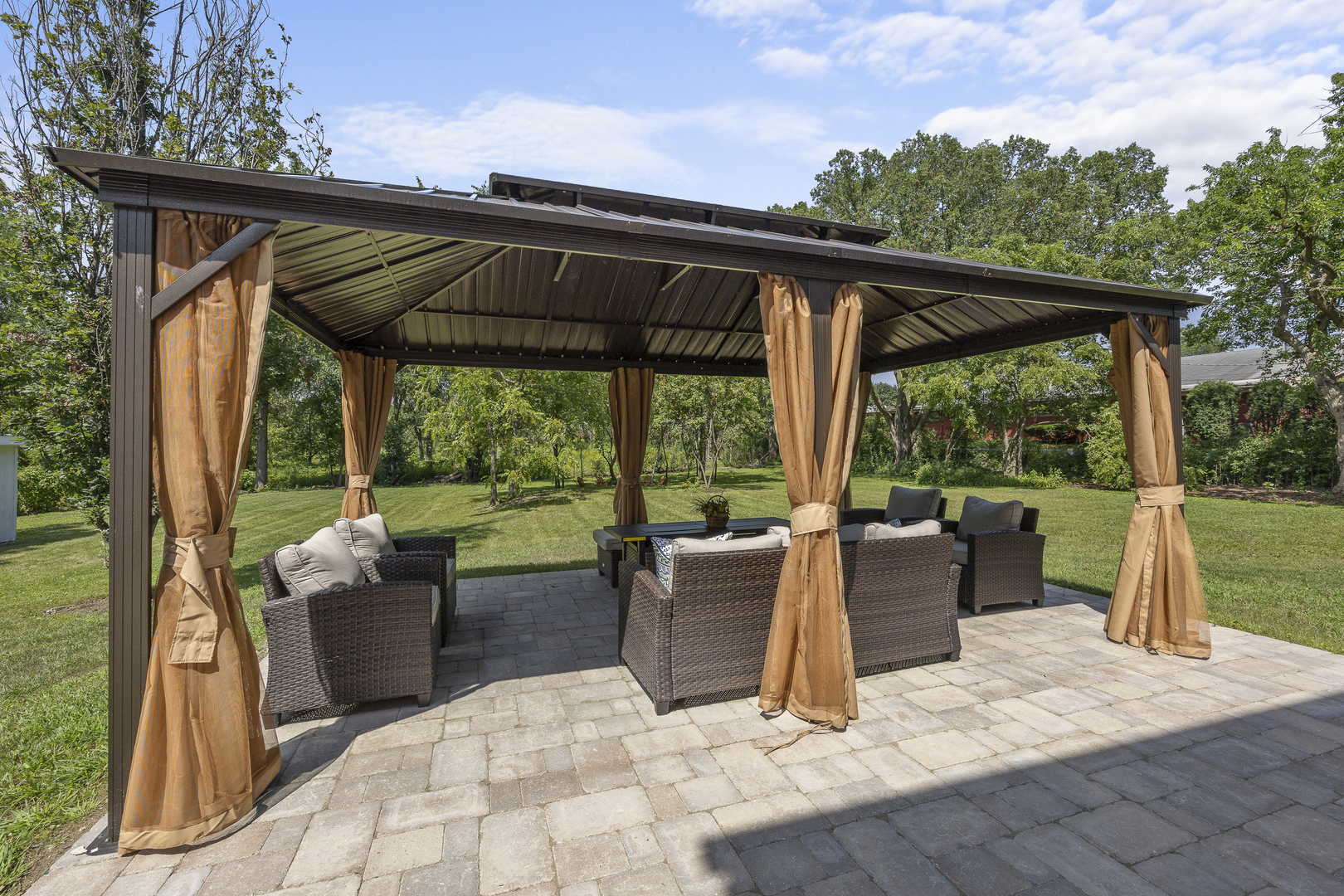 300 Geneva Road Glen Ellyn IL 60137