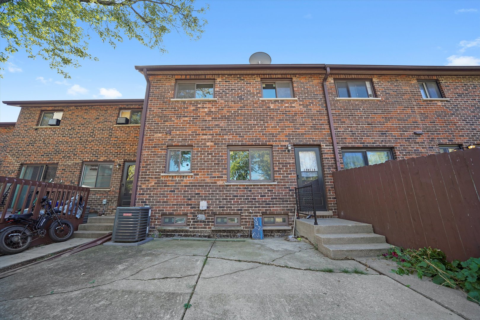 18W118 14TH Street Villa Park IL 60181
