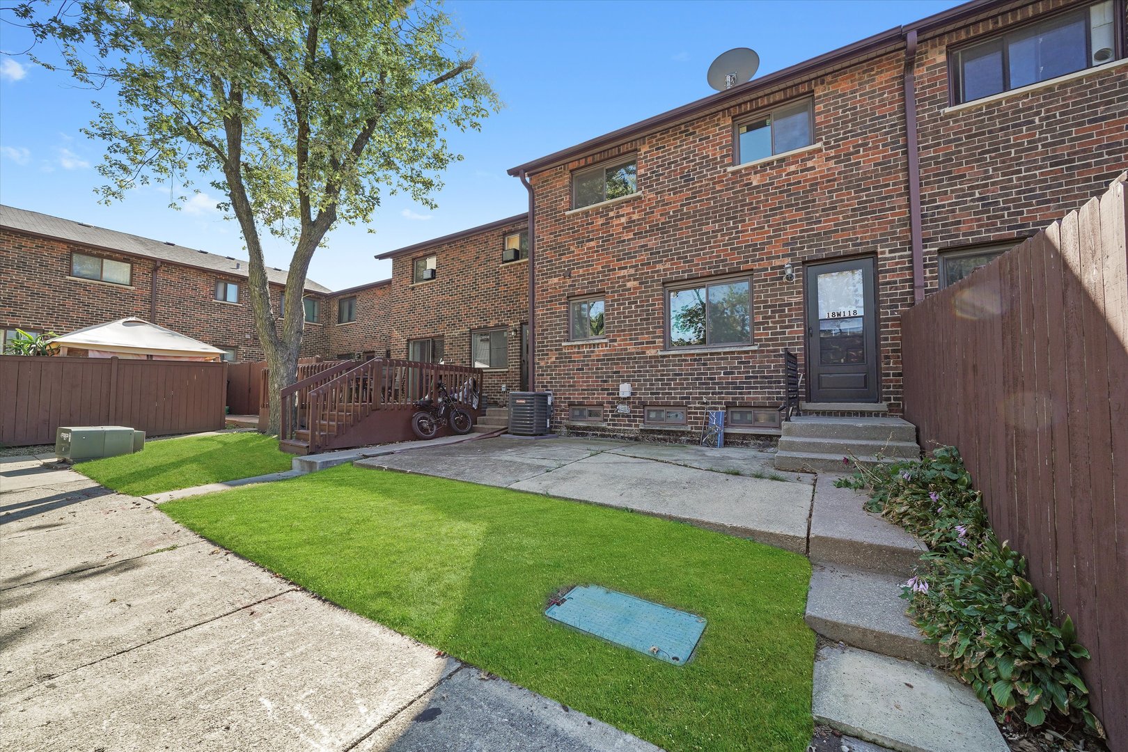 18W118 14TH Street Villa Park IL 60181