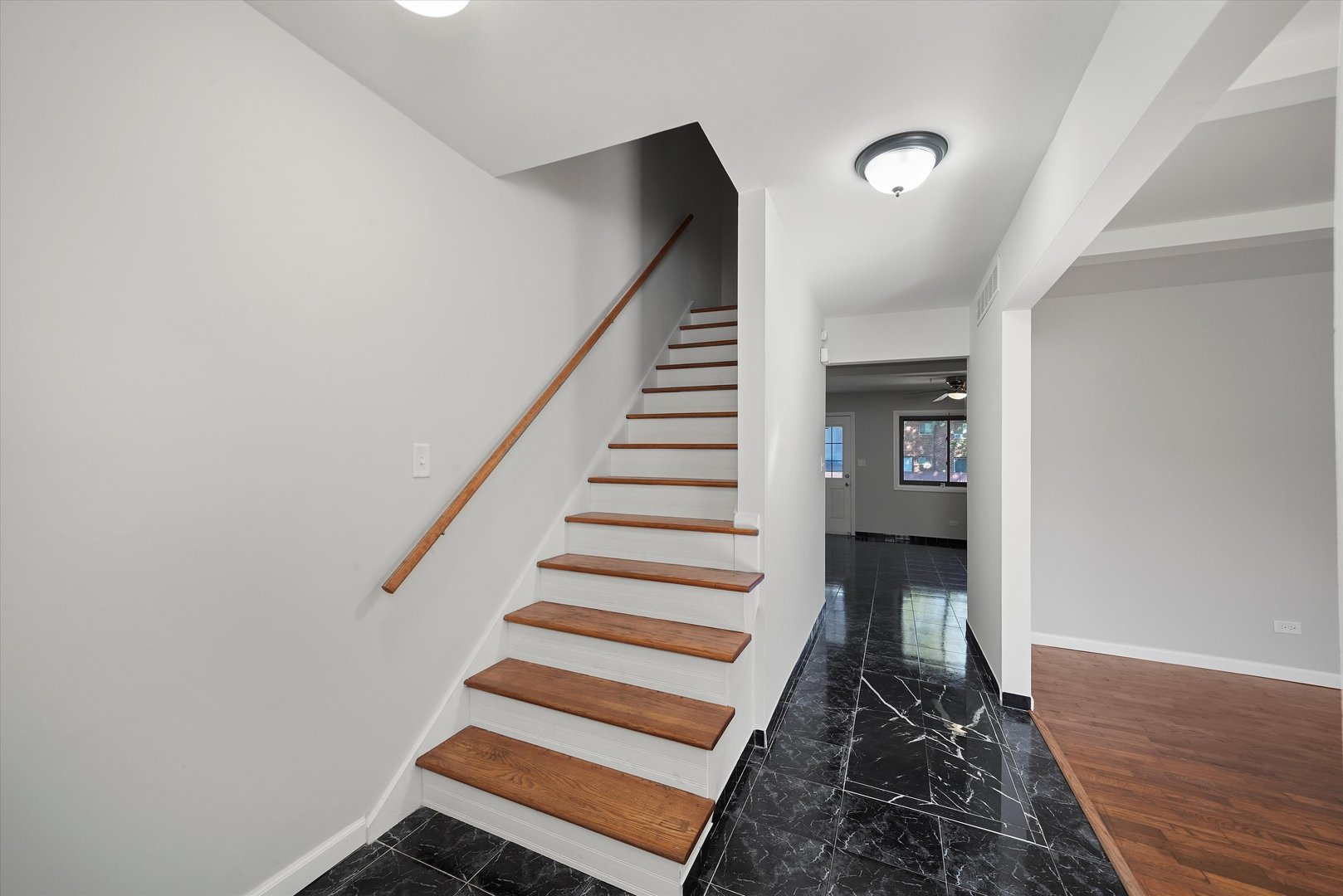 18W118 14TH Street Villa Park IL 60181