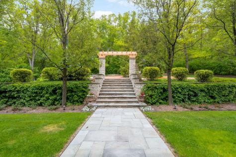55 South Wynstone Drive S North Barrington IL 60010