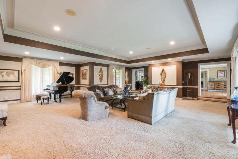55 South Wynstone Drive S North Barrington IL 60010