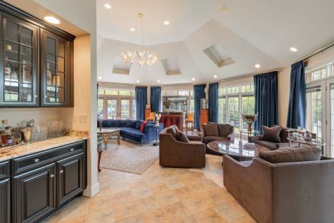 55 South Wynstone Drive S North Barrington IL 60010