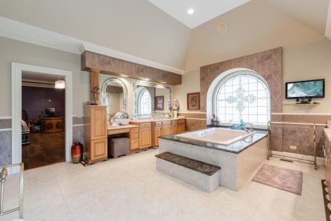 55 South Wynstone Drive S North Barrington IL 60010