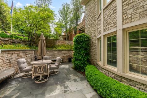 55 South Wynstone Drive S North Barrington IL 60010