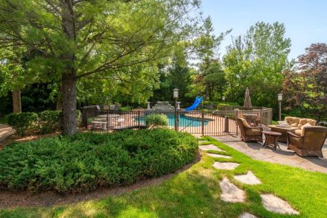 55 South Wynstone Drive S North Barrington IL 60010