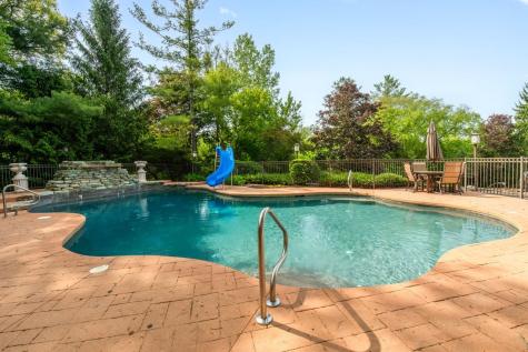 55 South Wynstone Drive S North Barrington IL 60010