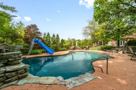 55 South Wynstone Drive S North Barrington IL 60010