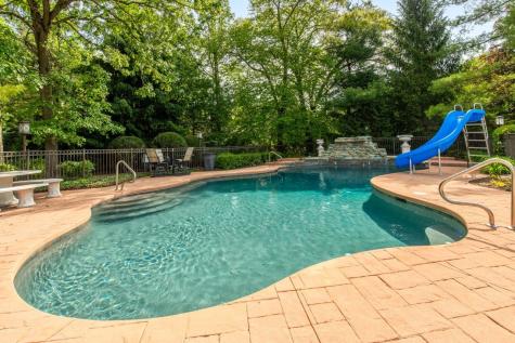 55 South Wynstone Drive S North Barrington IL 60010