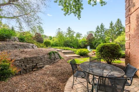 55 South Wynstone Drive S North Barrington IL 60010