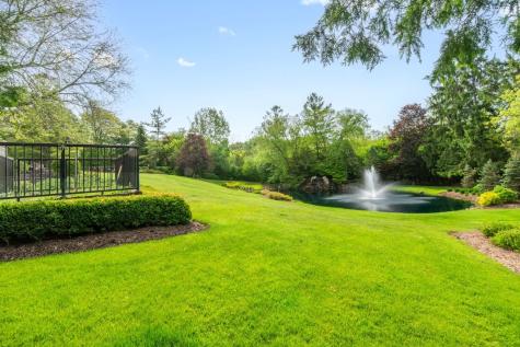 55 South Wynstone Drive S North Barrington IL 60010