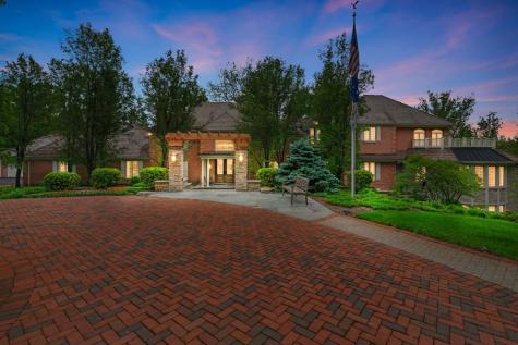 55 South Wynstone Drive S North Barrington IL 60010