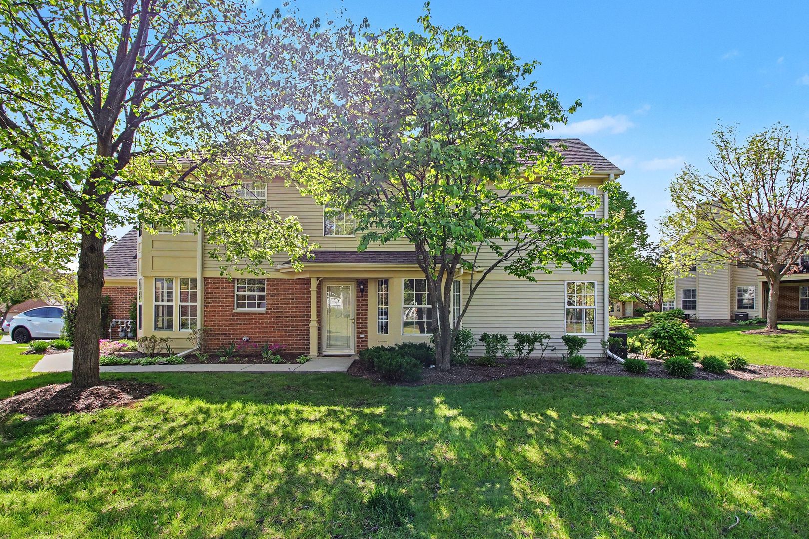 530 A Pembrook Court S Crystal Lake IL 60014