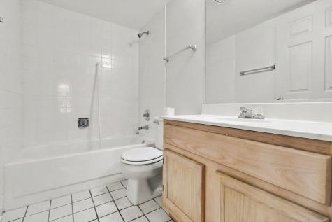 530 A Pembrook Court S Crystal Lake IL 60014