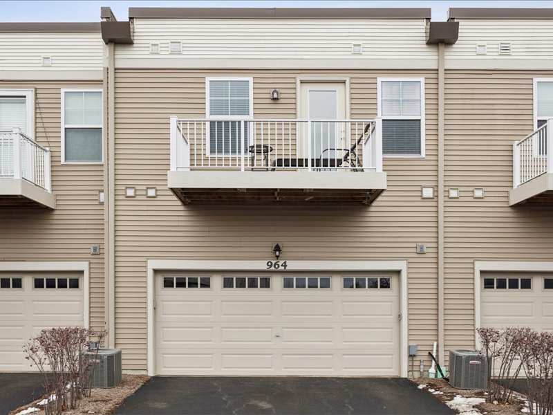 964 Station Boulevard Aurora IL 60504